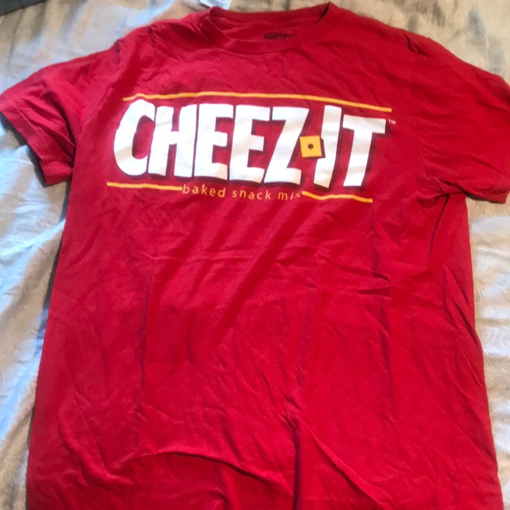 Mens Small Cheese-it tee